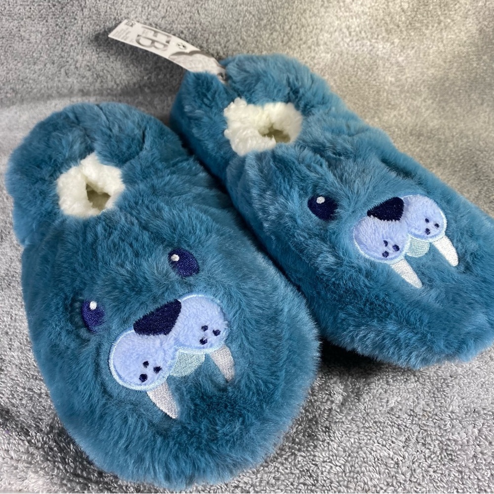 Fuzzy Babba Slippers Women’s Size 7-9.5 Blu Slip On Soft Cozy walleye New